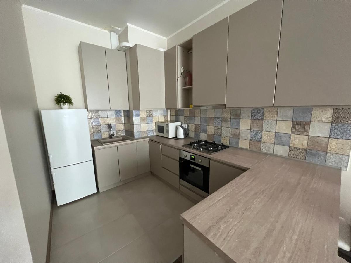 House в центрі з бомбосховищем і критим приватним паркінгом Апартаменти